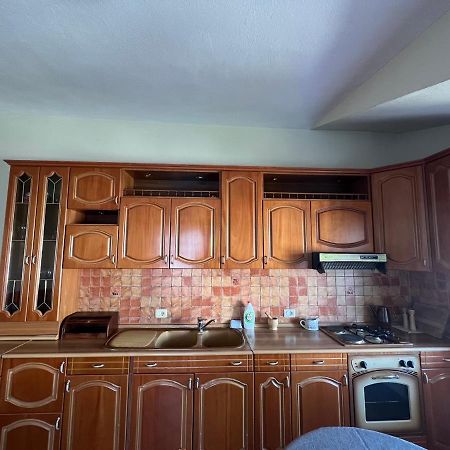 Villa Sokoli, Enjoy Sunset At This Spacious Apartment Tiranë Eksteriør bilde