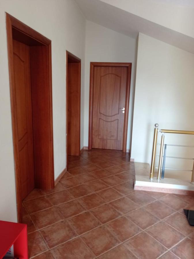 Villa Sokoli, Enjoy Sunset At This Spacious Apartment Tiranë Eksteriør bilde
