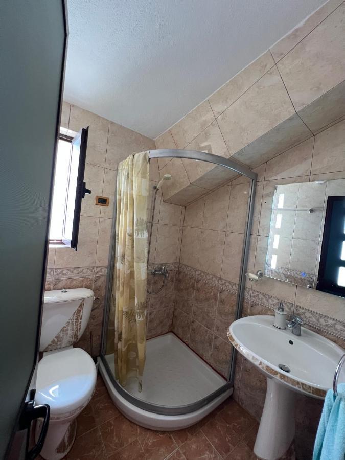 Villa Sokoli, Enjoy Sunset At This Spacious Apartment Tiranë Eksteriør bilde