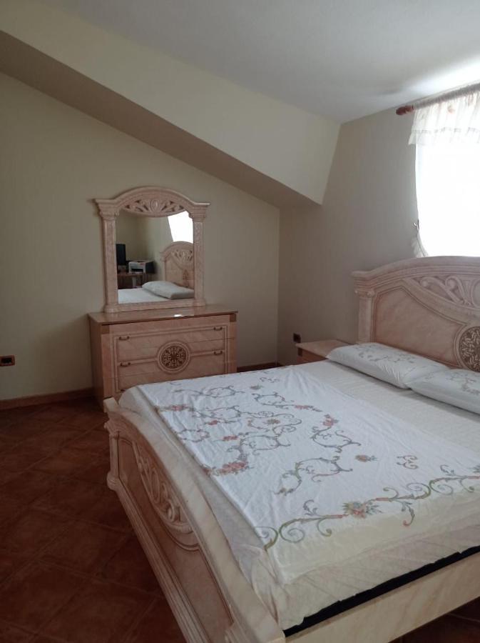 Villa Sokoli, Enjoy Sunset At This Spacious Apartment Tiranë Eksteriør bilde