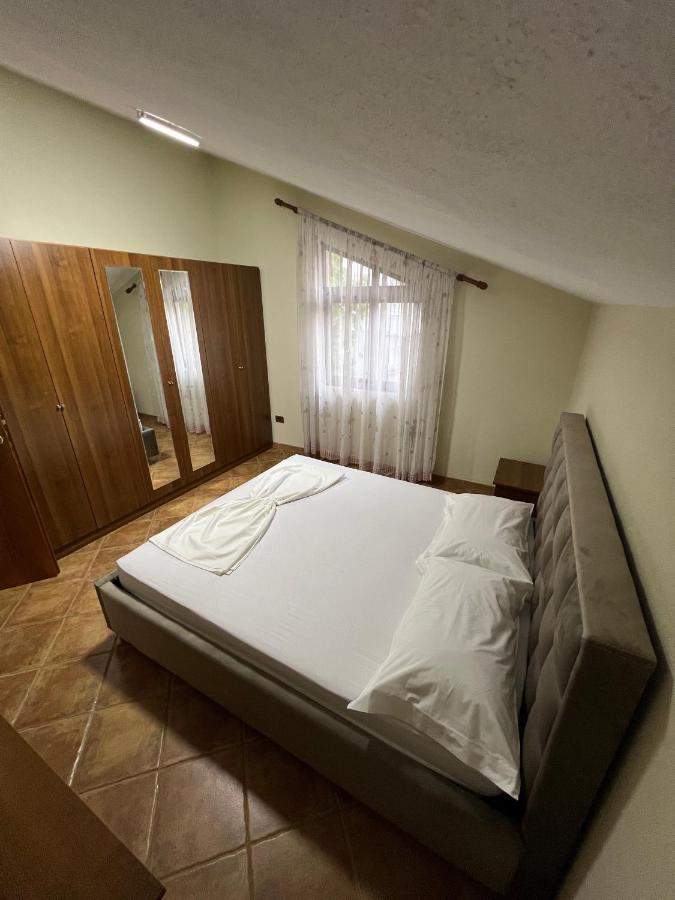 Villa Sokoli, Enjoy Sunset At This Spacious Apartment Tiranë Eksteriør bilde